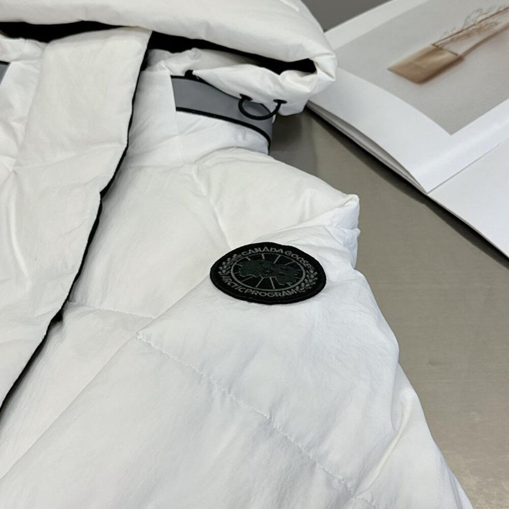 Canada Goose Hooded White Down Jacket - Picture 8 of 9